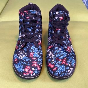 DR. MARTENS Maelly Women's US 11 EU 43 Canvas Sneaker Boots Black Floral EUC